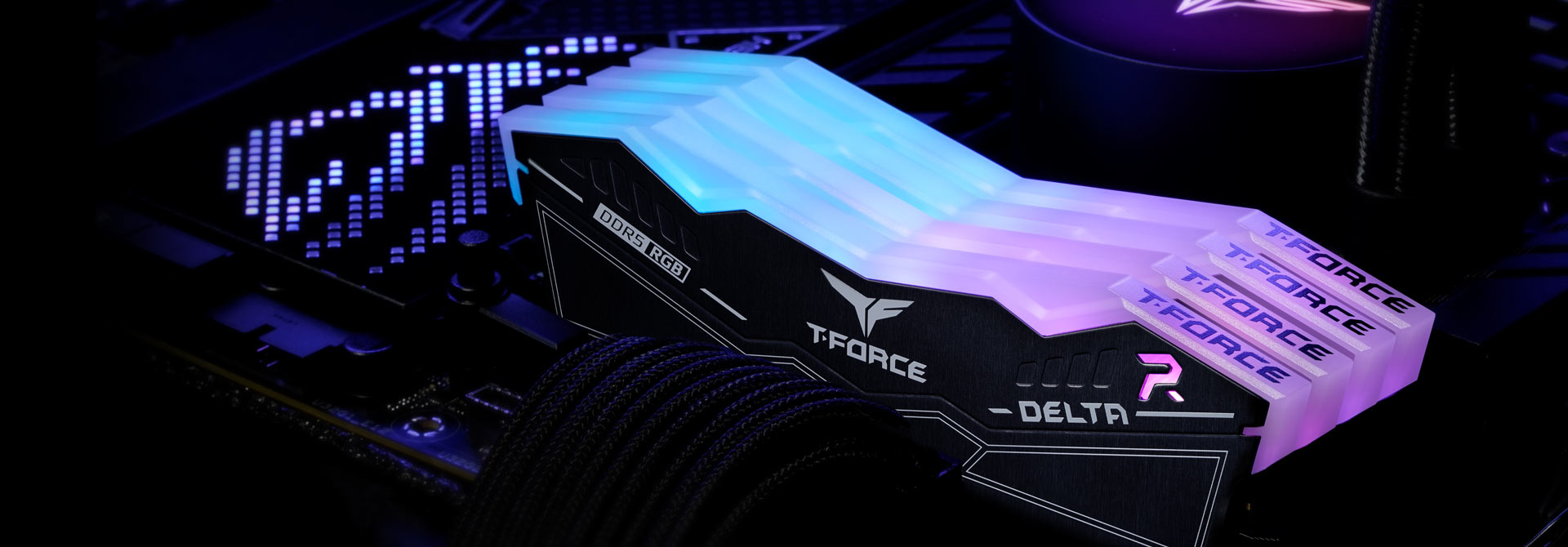 TeamGroup T-Force Delta RGB 32 GB
